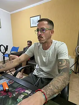 MeladoDiMel Adlı Modelin Canlı XXX Sohbeti