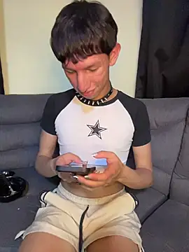 צ'אט XXX בשידור חי של Noah-fire