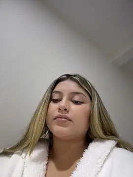 lunablossom_'s Live XXX Chat