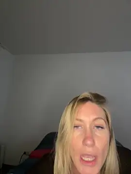caritadeangellll's Live XXX Chat