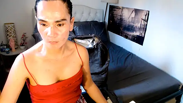 NinaDOM4CUM élő XXX-chatje