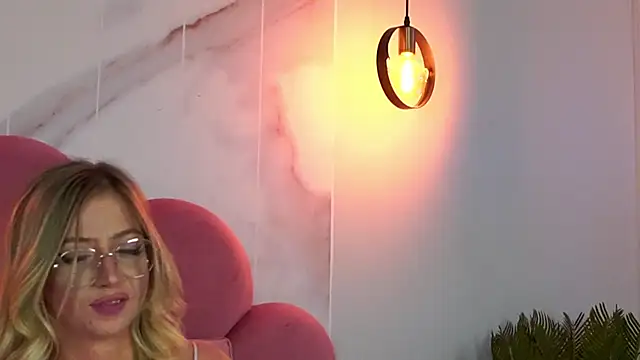 Chat XXX en directo de StormyPrice