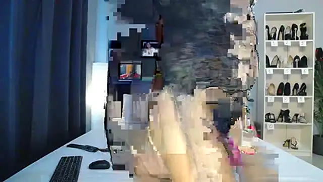 Hotbeebee's Webcam Show