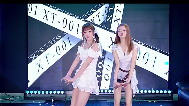 Xt-001 라이브 XXX 채팅