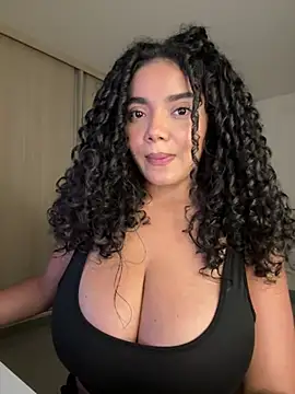 Chat +18 de Curlyierr ao vivo