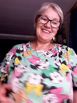 irinamaux Adlı Modelin Canlı XXX Sohbeti