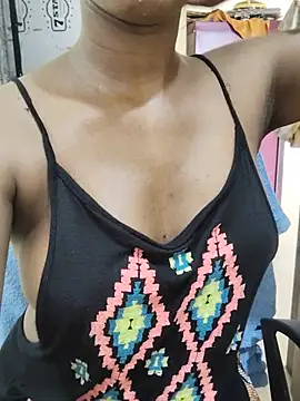 Simran_0011のライブXXXチャット