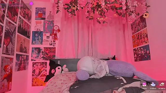 MissCurvyTop Chat XXX live