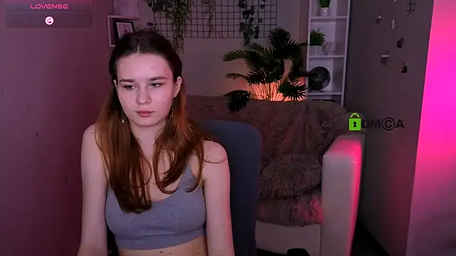 angie_foxy1 Adlı Modelin Canlı XXX Sohbeti