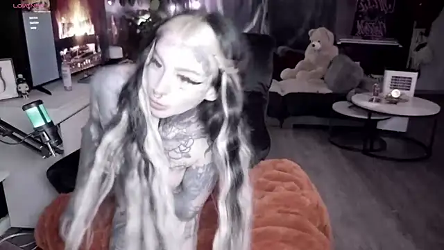 bambitatted's Live XXX Chat