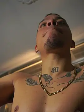 AlphaMasterXxx – Naživo XXX chat