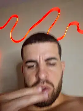 Chat +18 de Cubanotatuado ao vivo
