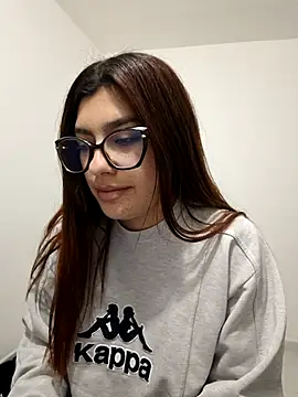 Chat +18 de cutetemari ao vivo