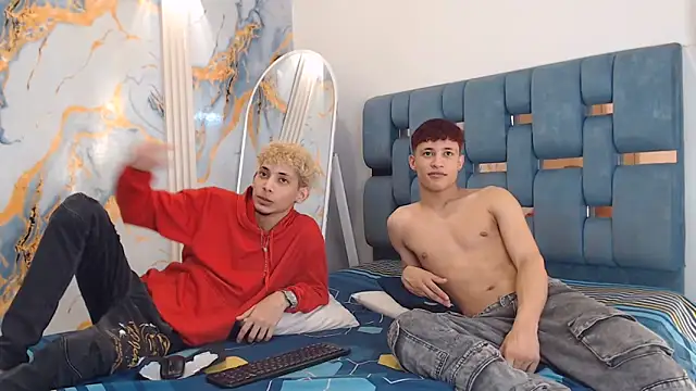 YOUNG_BOYS_HELL's Live XXX Chat
