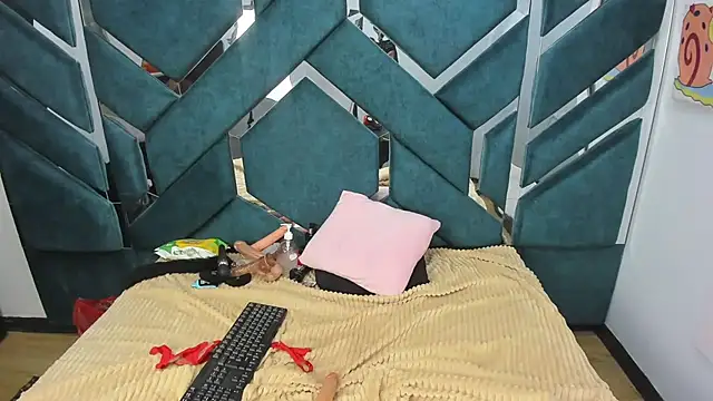 ChloeRose_1 élő XXX-chatje
