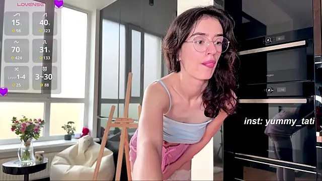YummyTati's Live XXX Chat