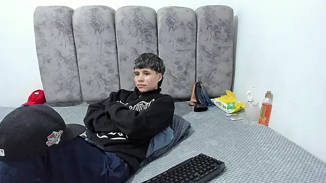 Chat +18 de Bruno_Cruzz ao vivo