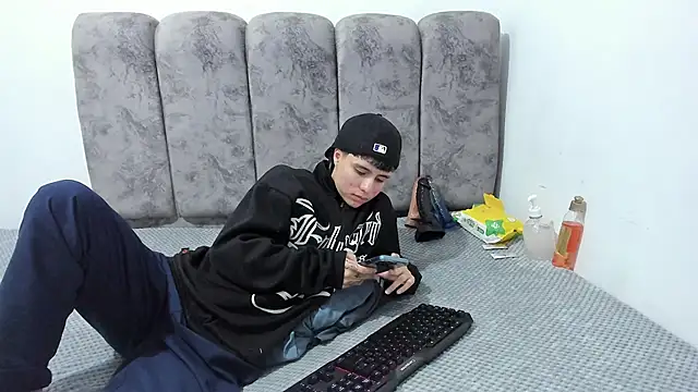 Chat +18 de Bruno_Cruzz ao vivo
