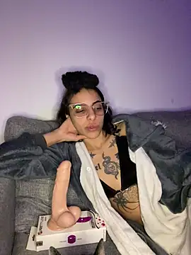 Chatroom XXX en direct de Poison_Ivy_29