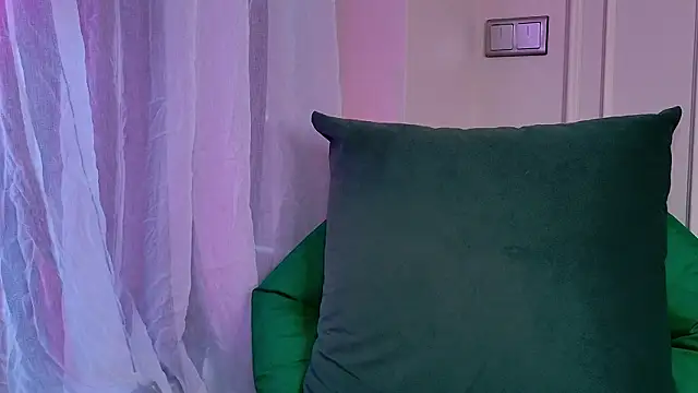AliceOfWonders Live XXX-Chat