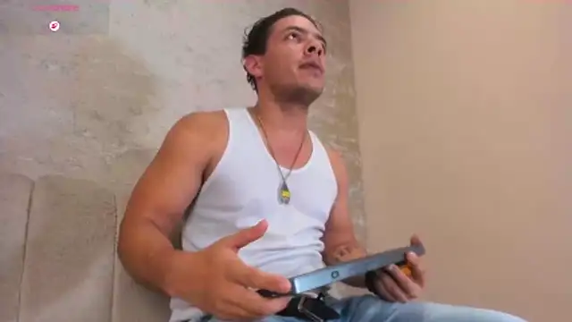 Chat +18 de OliverWyse ao vivo