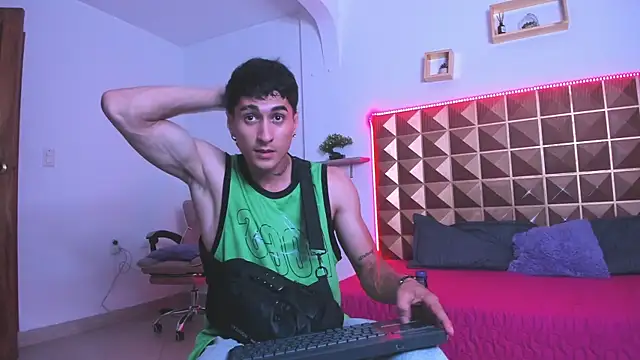 Dark_Valentino_ Adlı Modelin Canlı XXX Sohbeti