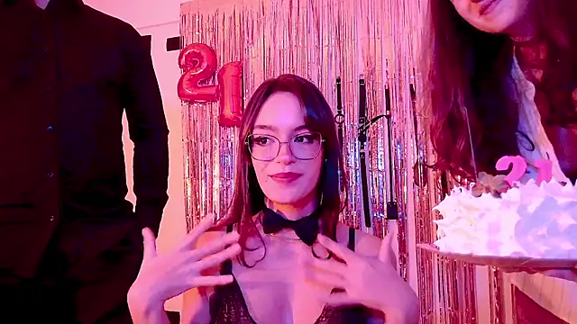 צ'אט XXX בשידור חי של nina_kink