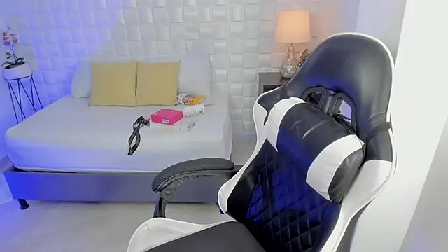 anny_rouse24's Live XXX Chat