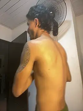 Kriss_Edwards' Live XXX Chat