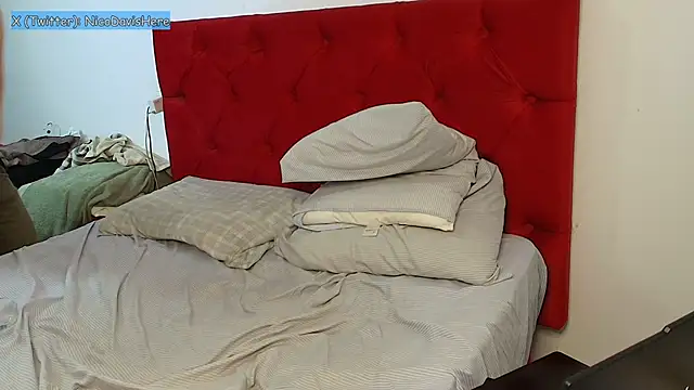 Chatroom XXX en direct de NicoDavisOfficial