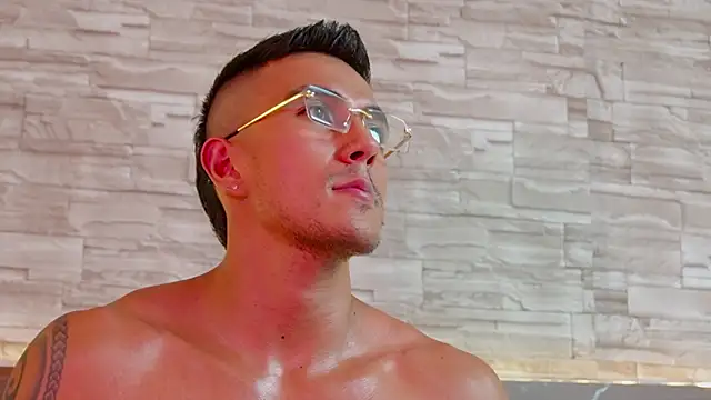 aaron_bolt's Live XXX Chat
