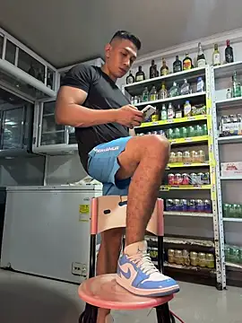OliverWest04 Live XXX-Chat
