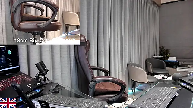 XXX chat uživo modela OnlineBossUK