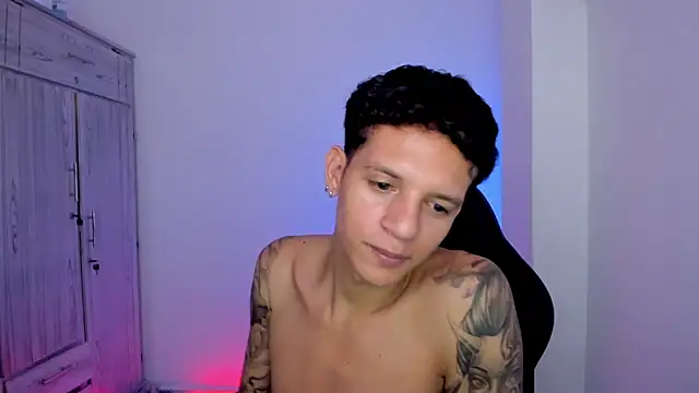 tylernova Chat XXX live