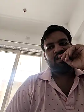 vinay_smalldick Adlı Modelin Canlı XXX Sohbeti