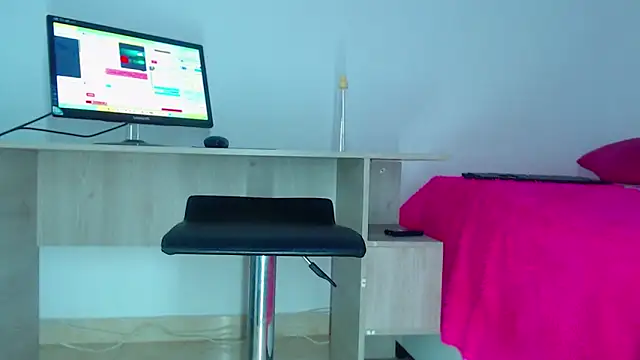 Milytylor Live XXX-Chat