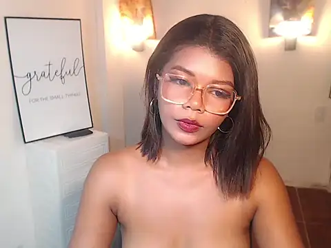 Asian_chicksxx's Live XXX Chat