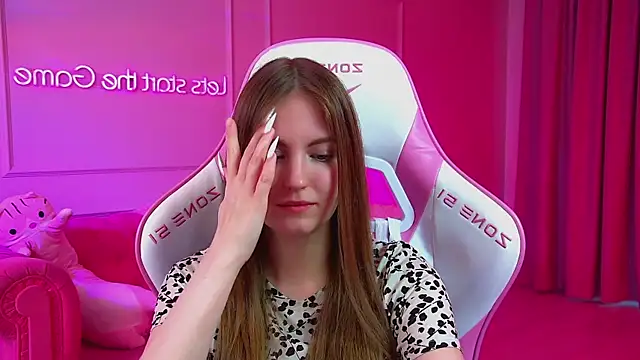 SofiaSarvains Adlı Modelin Canlı XXX Sohbeti