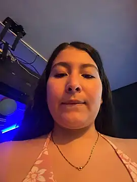 evelyn_1702's Live XXX Chat