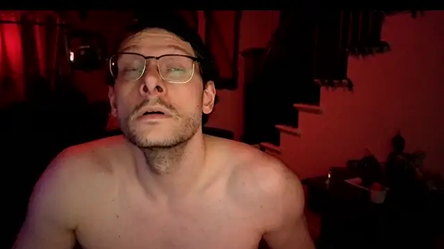 XXX chat uživo modela MasterDaddyCool
