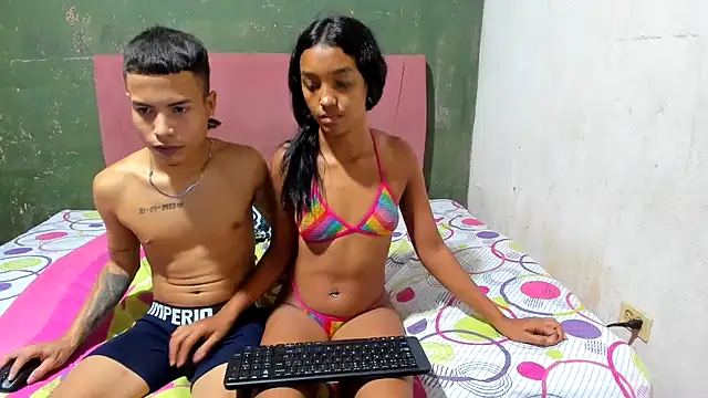 Chat XXX en directo de Nikoll_couplee