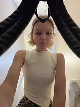 AshleyMur Adlı Modelin Canlı XXX Sohbeti