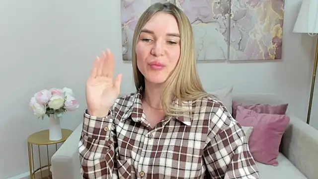Chat +18 de RoxyReignn ao vivo