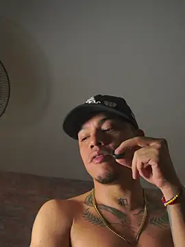 AlphaMasterXxx Chat XXX live