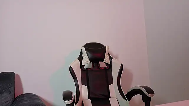 eren_jeager's Live XXX Chat