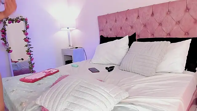 Chatroom XXX en direct de MissHiller_gh