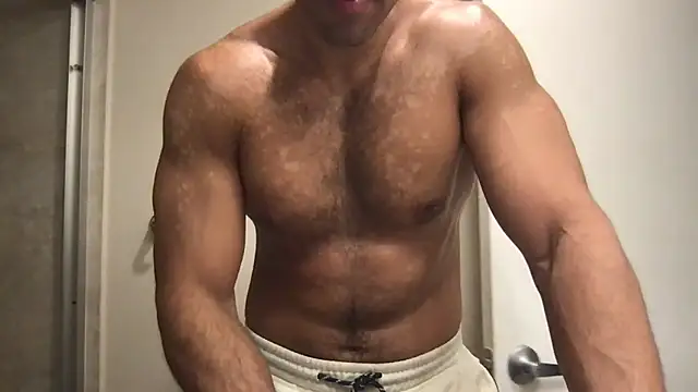 BigGuyMuscle: онлайн-секс-чат