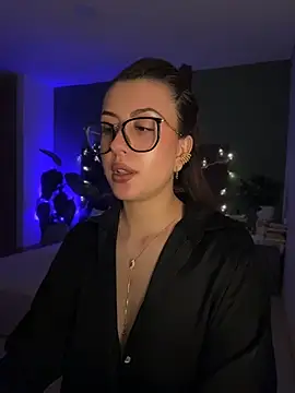 EmaSaenz Adlı Modelin Canlı XXX Sohbeti