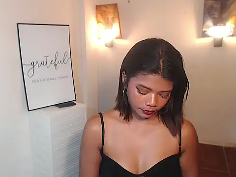 Chatroom XXX en direct de Asian_chicksxx