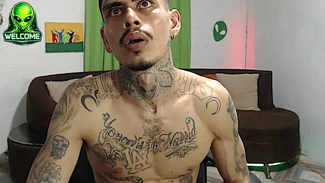 alpha_zom Live XXX Chat